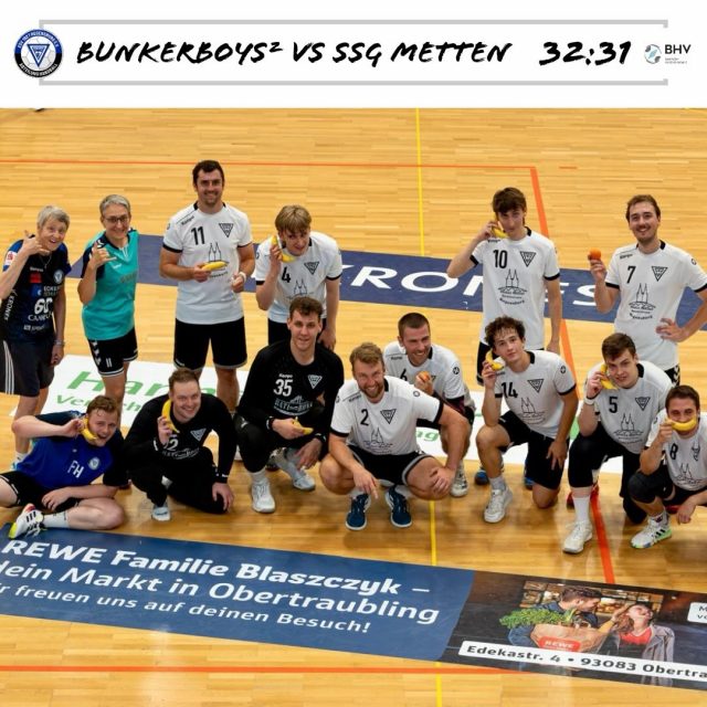 Testspielsieg für die Bunkerboys²

Im Rahmen des Trainingslagers absolvieren die Bunkerboys² ein Testspiel gegen die Herren der SSG Metten. Auch Dank der überragenden Verpflegung von @rewe_blaszczyk behält man am Ende den längeren Atem und setzt sich knapp mit 32:31 durch. 
Vielen Dank an die SSG Metten & viel Erfolg in der kommenden Spielzeit 🤝

#bunkerboys2 #trainingslager #testspiel #reweblaszczyk