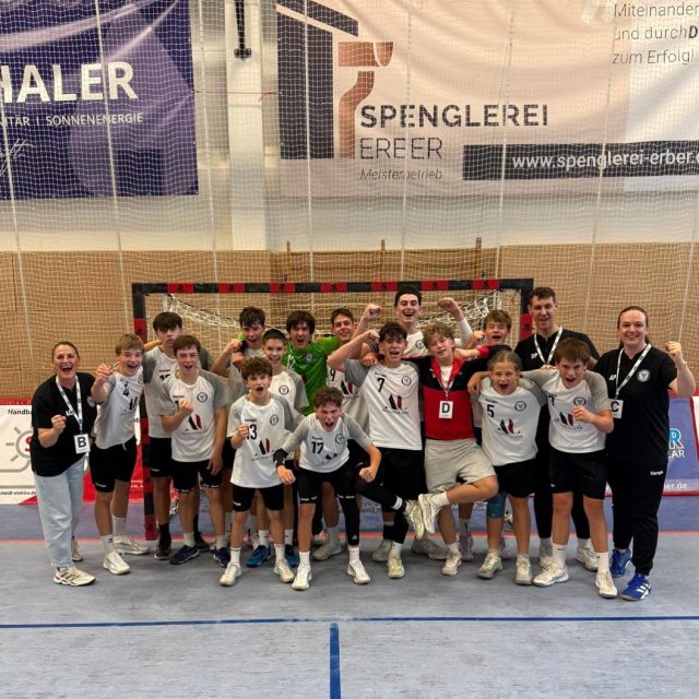 Unsere männliche B-Jugend gewinnt gegen den SV Anzing mit 25:34 und holt sich den zweiten Sieg in der Regionalliga. 
Klasse Jungs 🖤💙